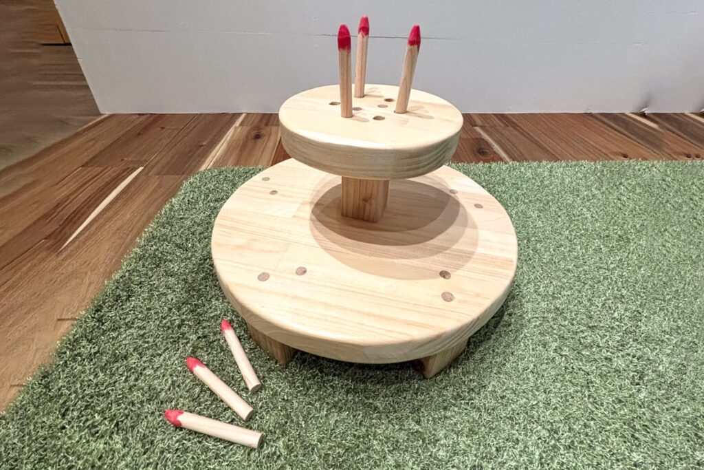 森のおたんじょうび会の木製ケーキのイメージ