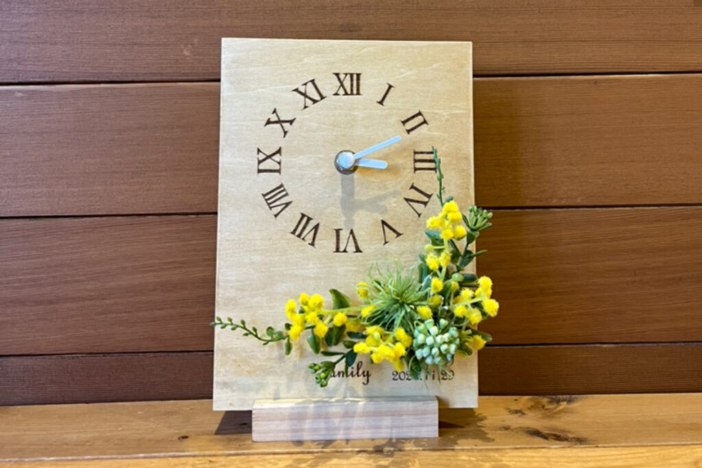 お引き渡し記念の時計